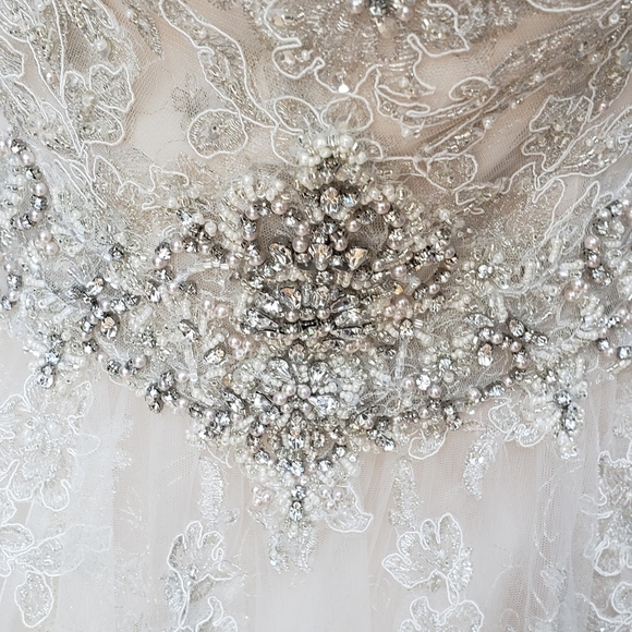 SOLD David Tutera for Mon Cheri - Picture 8 of 16